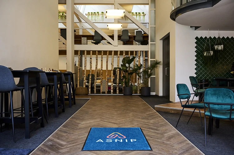 Mata podłogowa Interior Guard Brush - dywanik wycieraczka wykładzina z logo do zastosowań wewnętrznych