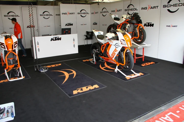 Mata podłogowa Interior Guard Brush - dywanik wycieraczka wykładzina z logo do zastosowań wewnętrznych