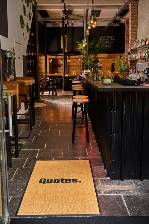 Mata podłogowa Universal Brush Guard - wycieraczka dywanik wykładzina z logo do zastosowań wewnętrznych i zewnętrznych