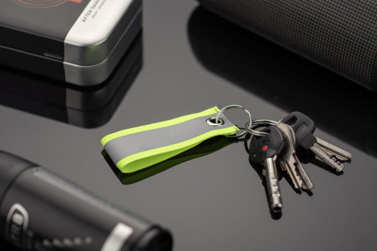 Brelok BLIS żółty z logo