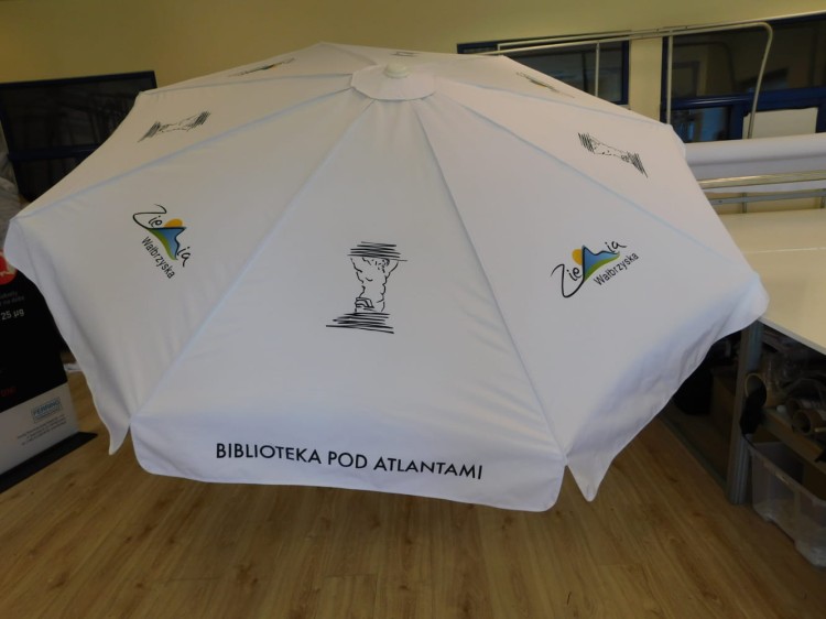 Parasol gastronomiczny ogrodowy barowy parasol restauracyjny piwny handlowy parasol hotelowy parasol reklamowy z indywidualnym nadrukiem Okrągły