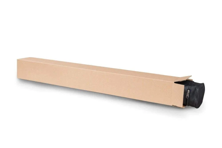 Każdy rollup basic zapakowany jest w karton